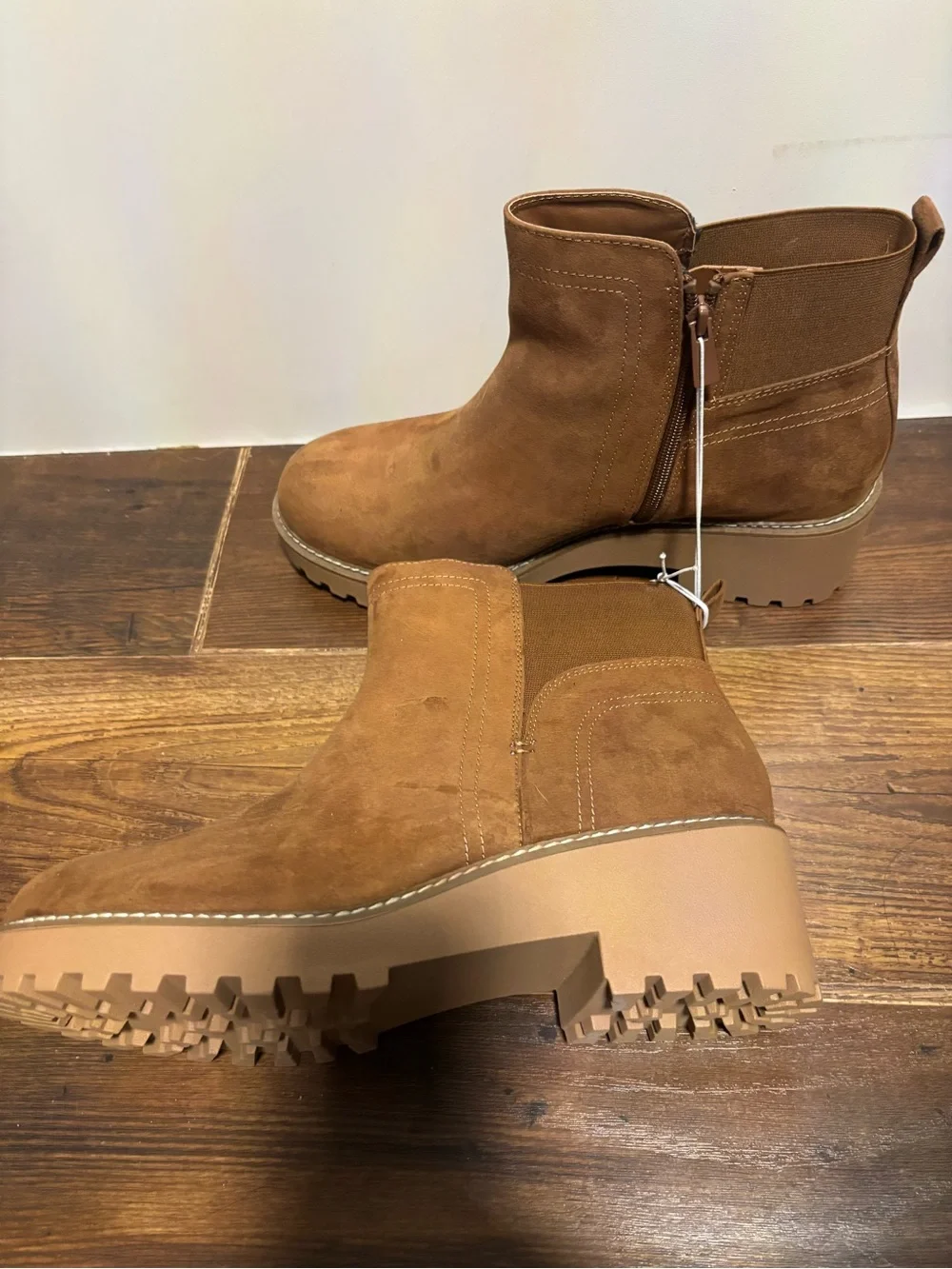 NWT Women's Tan Suede Ankle Boots - Classic Side-Zip Chelsea Style
